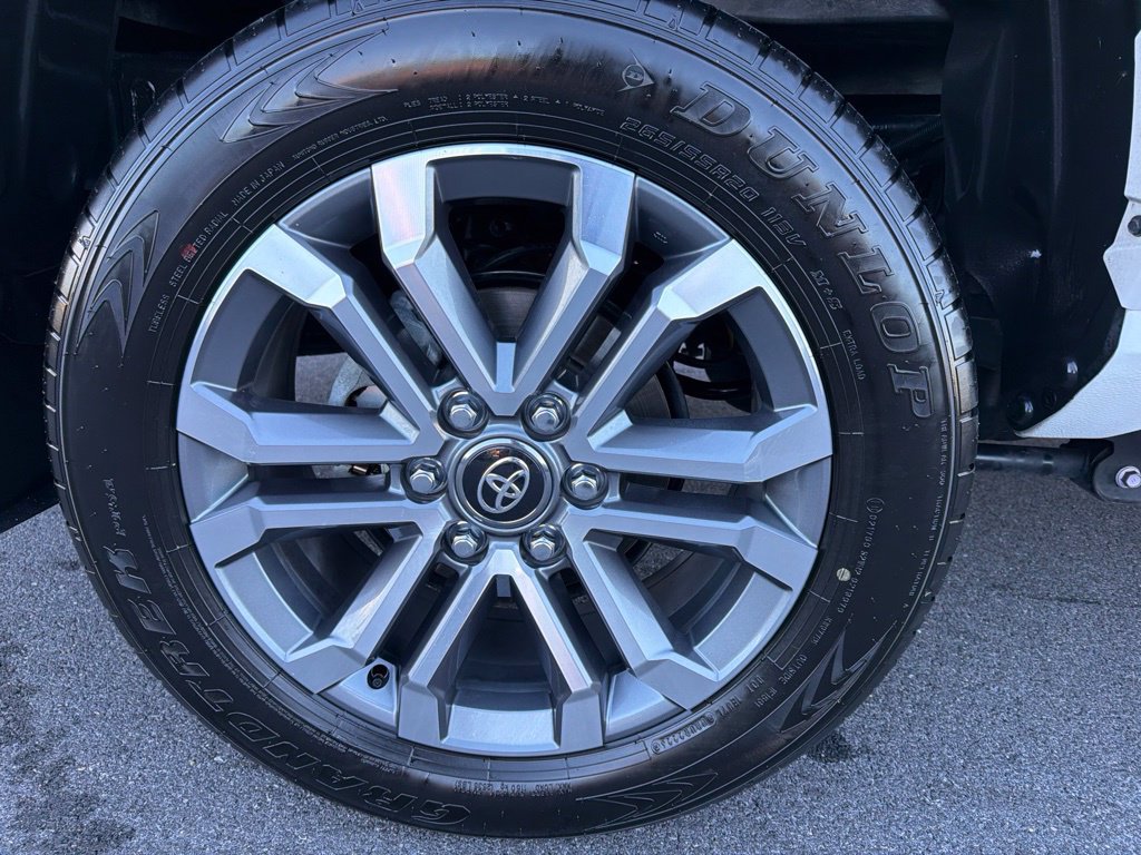 Used 2024 Toyota Tacoma Limited w/ Limited Package (LT) AWD/4WD image 38