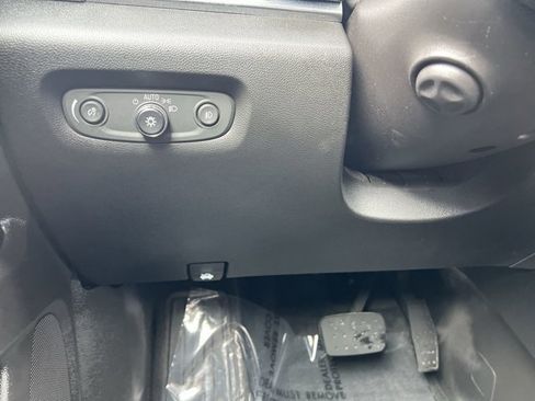 Used 2019 Chevrolet Traverse Premier w/ Driver Confidence II Package image 18