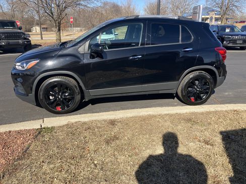 Used 2018 Chevrolet Trax LT w/ Redline Edition image 16