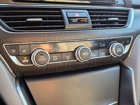 Used 2018 Honda Accord Touring image 30