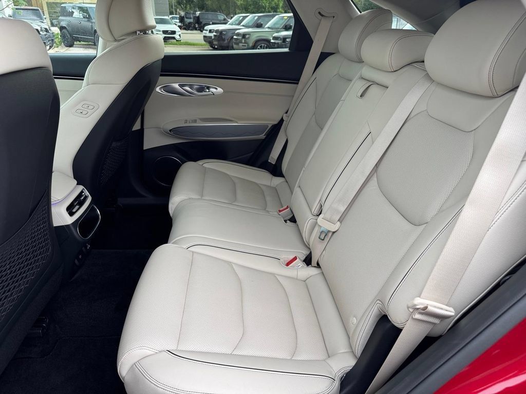 Used 2024 Genesis GV70 2.5T w/ Advanced Package AWD/4WD image 9