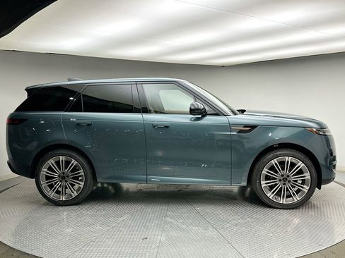 New 2026 Land Rover Range Rover Sport SE image 4