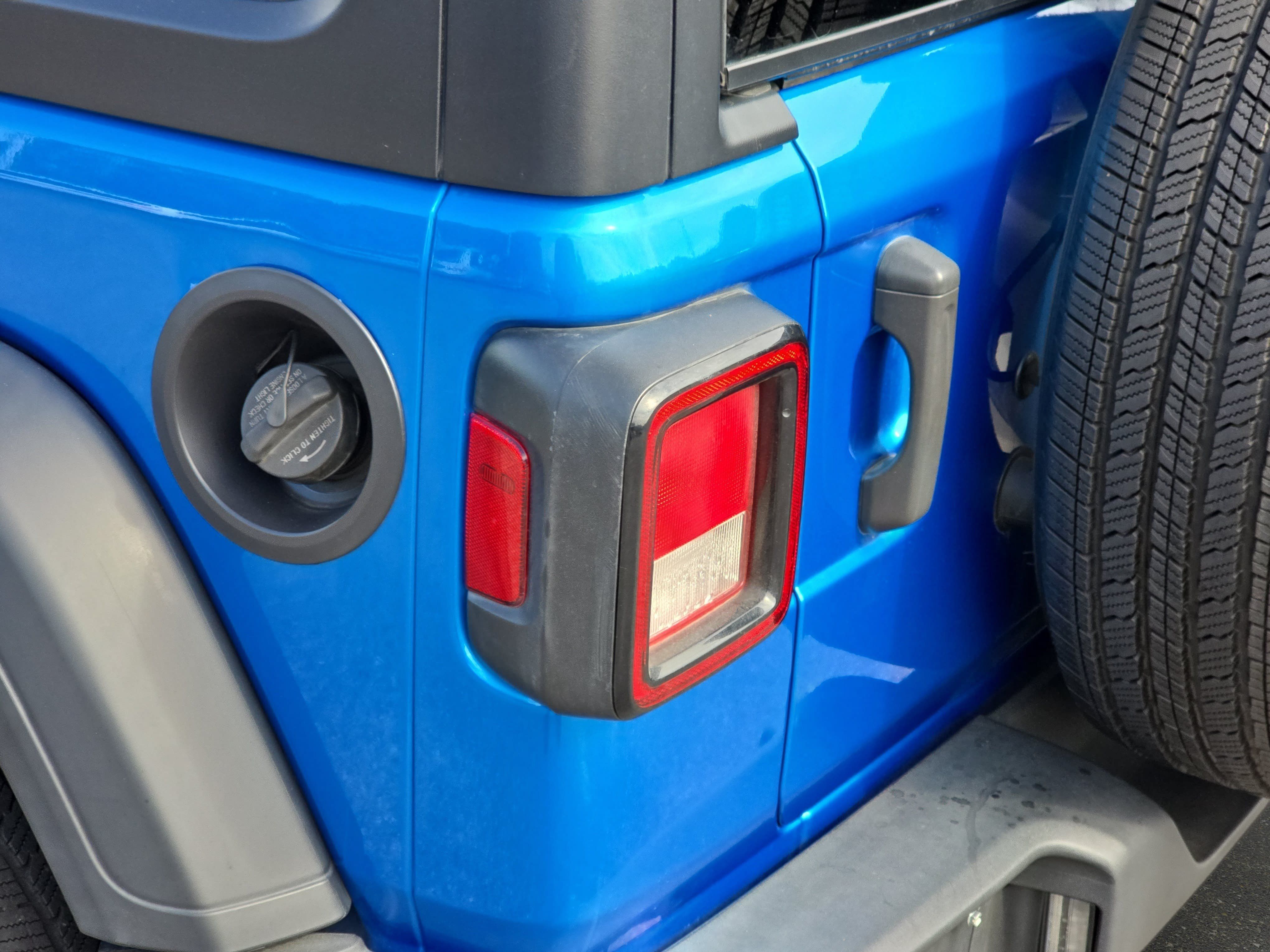 Used 2023 Jeep Wrangler Sport AWD/4WD image 33