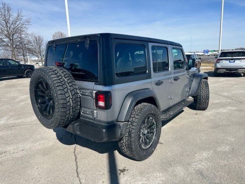 Used 2018 Jeep Wrangler Unlimited Sport S image 9