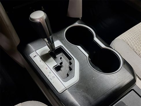 Used 2012 Toyota Camry LE image 18