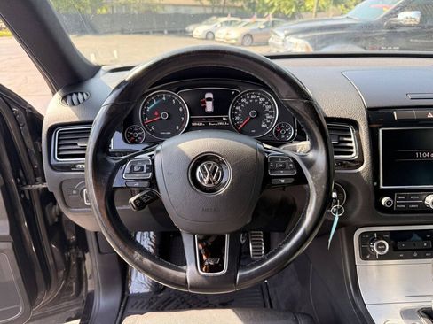 Used 2014 Volkswagen Touareg VR6 AWD/4WD image 9
