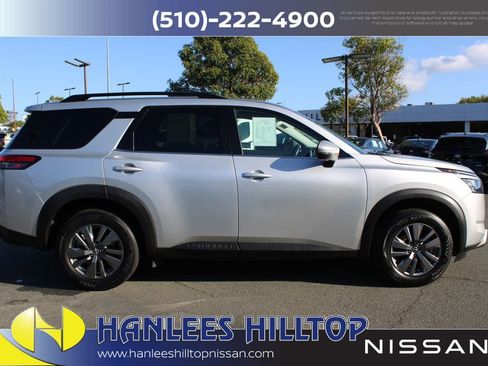 Certified 2024 Nissan Pathfinder SV image 6