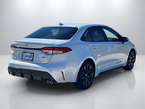 Used 2025 Toyota Corolla SE image 5