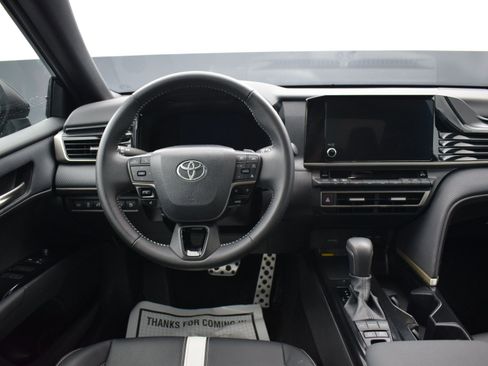 Used 2025 Toyota Camry SE AWD/4WD image 14