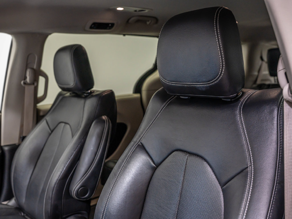 Used 2022 Chrysler Pacifica Touring-L FWD image 22