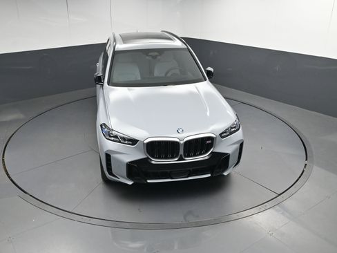Used 2025 BMW X5 M60i image 40