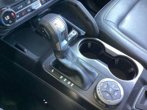 New 2025 Ford Bronco Badlands image 60