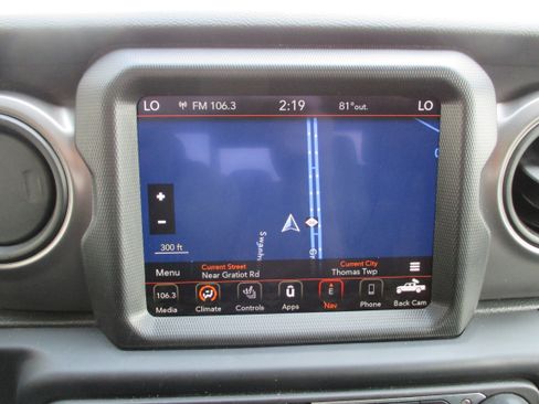 Used 2023 Jeep Gladiator Sport AWD/4WD image 15
