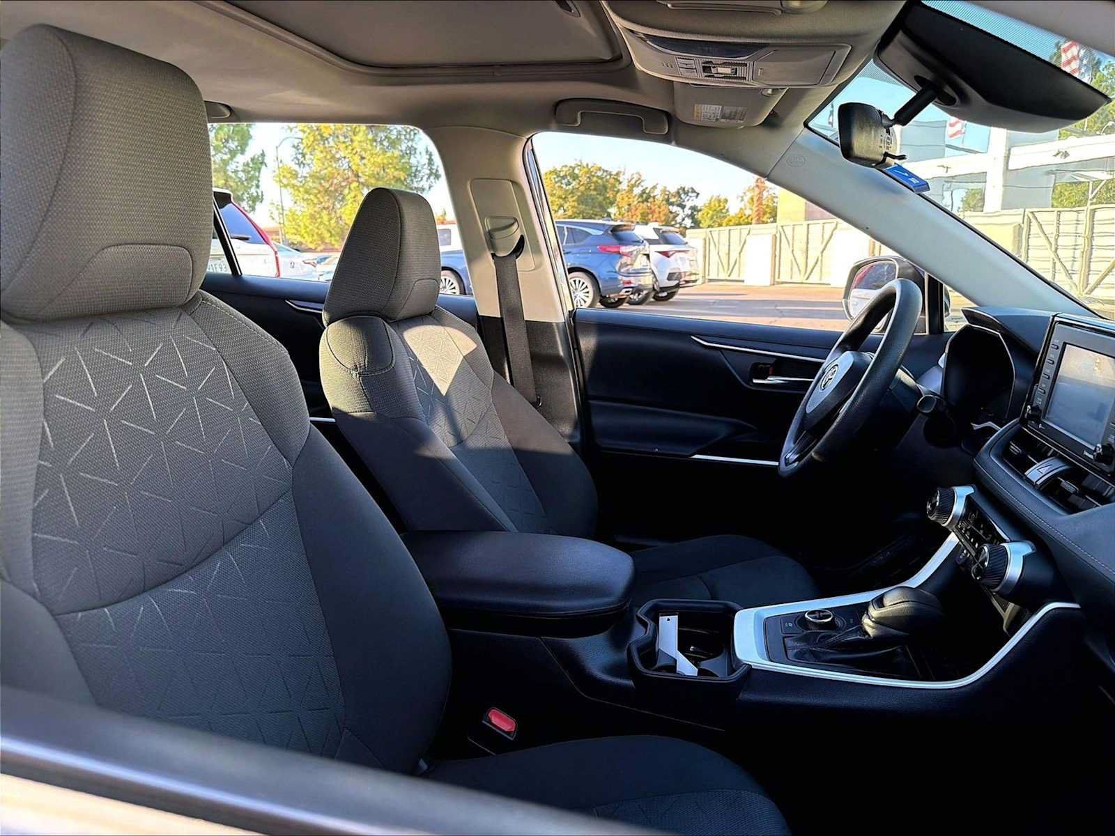 Used 2021 Toyota RAV4 XLE w/ Convenience Package AWD/4WD image 10