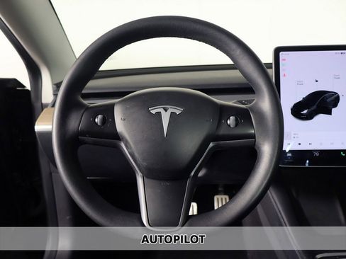 Used 2021 Tesla Model 3 Performance image 3