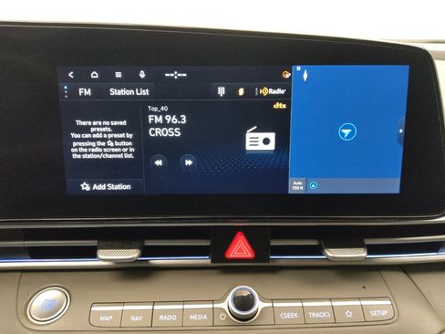 Used 2024 Hyundai Elantra SEL w/ Convenience Package FWD image 25