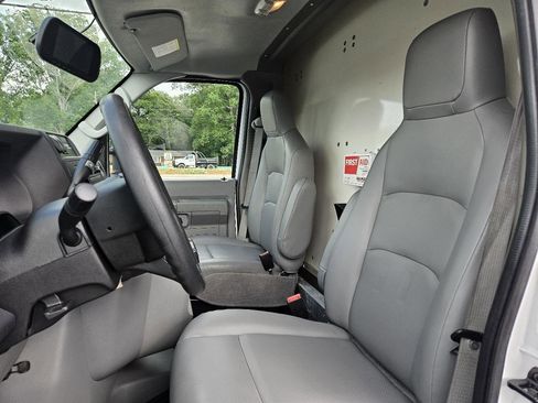 Used 2022 Ford E-450 and Econoline 450 Super Duty w/ Power Windows & Locks Group RWD image 25