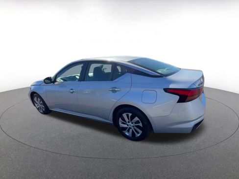 Used 2023 Nissan Altima 2.5 S FWD image 10