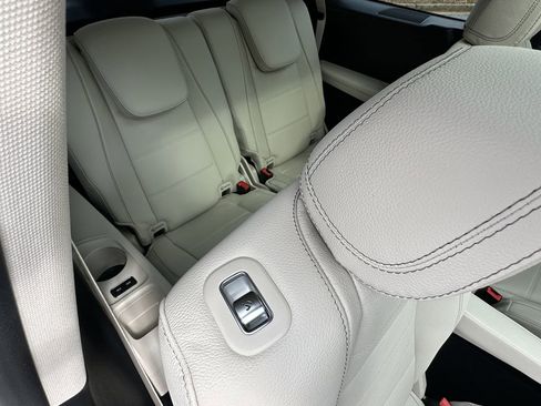 New 2026 Mercedes-Benz GLS 450 4MATIC image 19