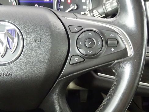 Used 2020 Buick Enclave Essence w/ LPO, Luxury Package image 25