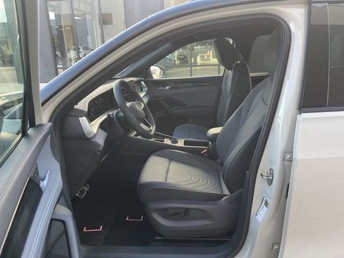 New 2026 Volkswagen Tiguan SE R-Line FWD image 19