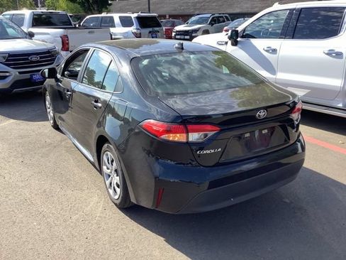 Used 2023 Toyota Corolla LE FWD image 3
