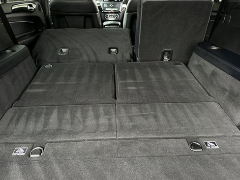 Used 2019 Mercedes-Benz GLS 450 4MATIC image 35