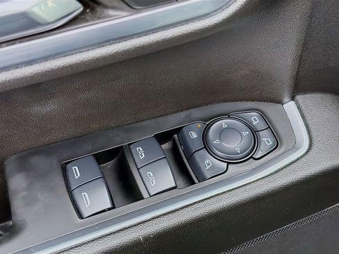 Used 2024 GMC Sierra 1500 SLT image 24