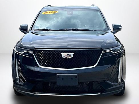 Used 2022 Cadillac XT6 Sport w/ Technology Package AWD/4WD image 2