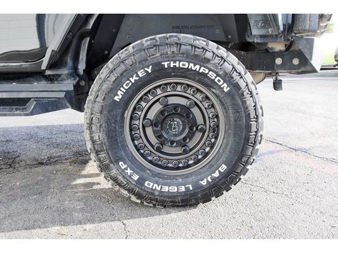 Used 2017 Jeep Wrangler Unlimited Rubicon w/ Connectivity Group AWD/4WD image 31