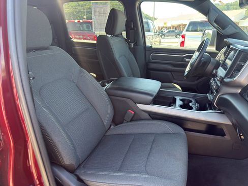 Used 2019 RAM 1500 Big Horn AWD/4WD image 12