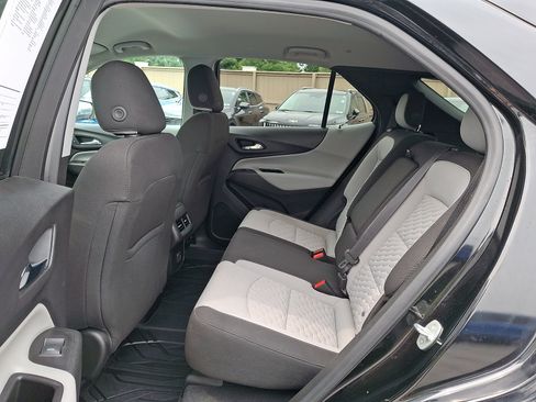 Used 2020 Chevrolet Equinox LS w/ LS Convenience Package AWD/4WD image 11