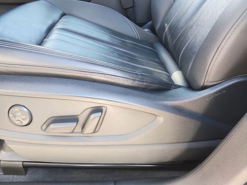 Used 2021 Audi Q5 Premium w/ Convenience Package image 14