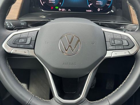 Used 2025 Volkswagen Atlas SE AWD/4WD image 13