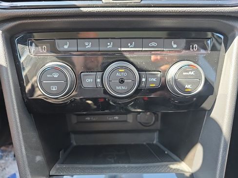 Used 2024 Volkswagen Taos SE image 27