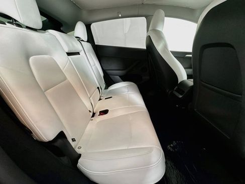 Used 2025 Tesla Model Y Long Range RWD image 25