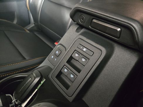 Used 2021 Ford Bronco Badlands image 27