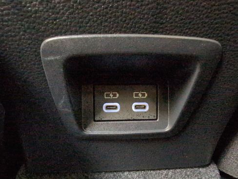 Used 2024 Toyota Corolla Cross AWD Hybrid w/ Convenience Package image 40