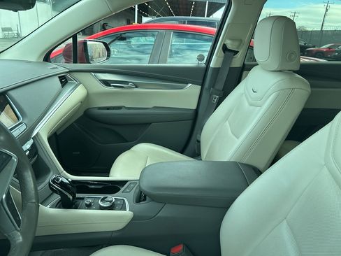 Used 2021 Cadillac XT5 Premium Luxury image 6