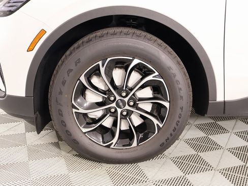 New 2026 Lincoln Nautilus Premier image 17