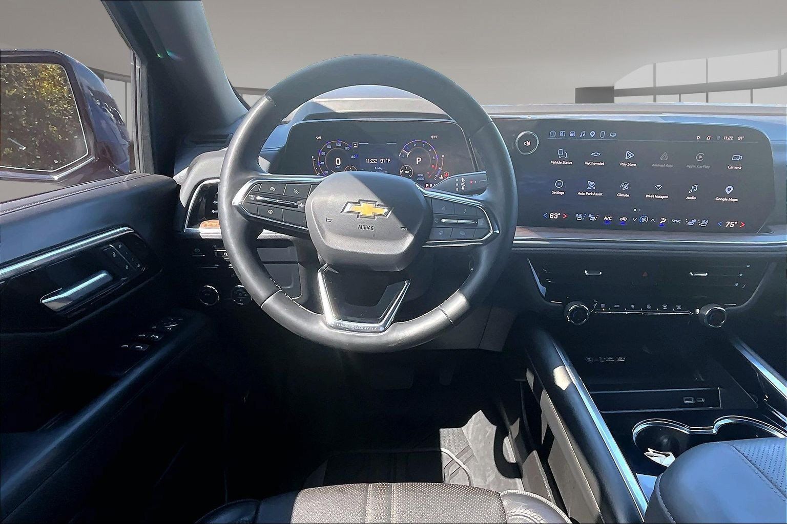 Used 2025 Chevrolet Tahoe High Country RWD image 9