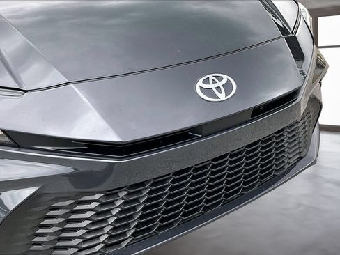 Used 2026 Toyota Camry SE FWD image 31