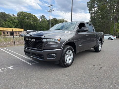 Used 2025 RAM 1500 Big Horn AWD/4WD image 2