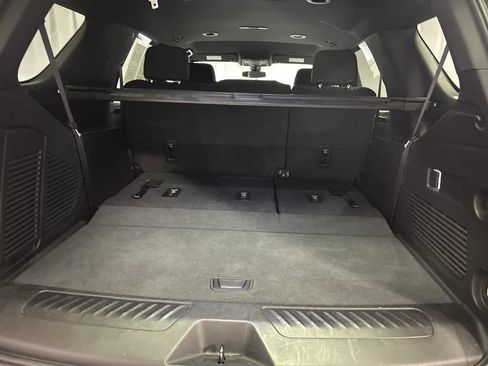 Used 2022 GMC Yukon SLE AWD/4WD image 23