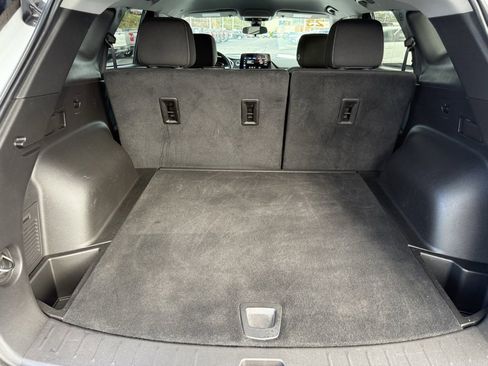 Used 2023 Chevrolet Blazer LT image 12