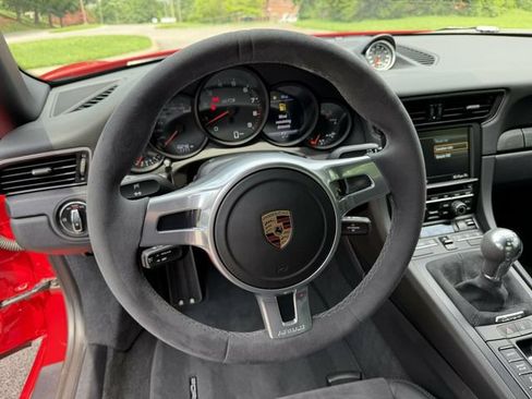 Used 2016 Porsche 911 Carrera GTS RWD image 48