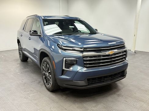 New 2026 Chevrolet Traverse LT w/ Sun and Wheel Package image 9