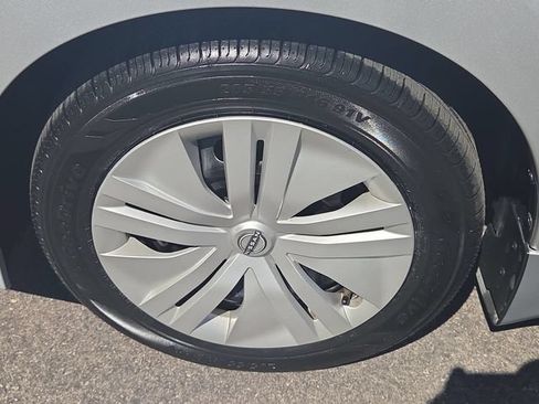 Certified 2025 Nissan Leaf S FWD image 9