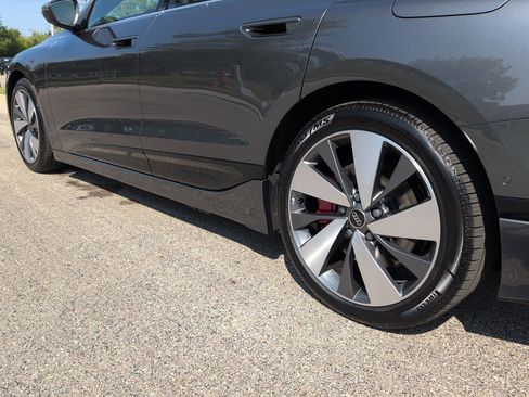 New 2025 Audi S6 e-tron Prestige image 3