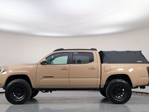 Used 2020 Toyota Tacoma TRD Sport image 8